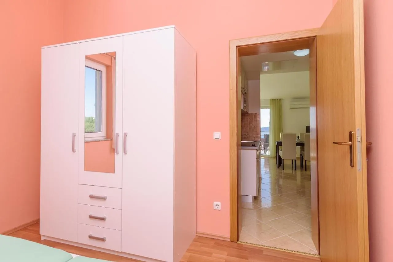 Apartment Apartmani Emil Trogir
